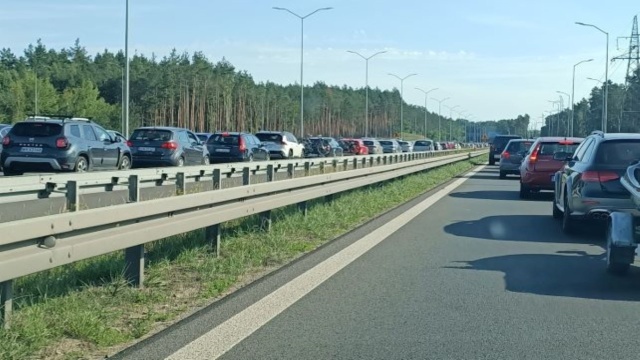 Mamy gorący weekend, mieszkańcy regionu ruszyli nad morze. Korkuje się trasa S3.