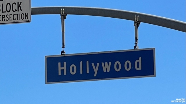 Filmowy Hollywood strajkuje. Najpierw scenarzyści, a potem aktorzy powiedzieli dość i żądają na swoją pracę większego wynagrodzenia. Strajk zatrzyma produkcje na całym świecie i spowoduje więcej problemów ekonomicznych i zakłóceń w przemyśle filmowym i telewizyjnym, już wstrząśniętym strajkiem scenarzystów, który rozpoczął się 2 maja.