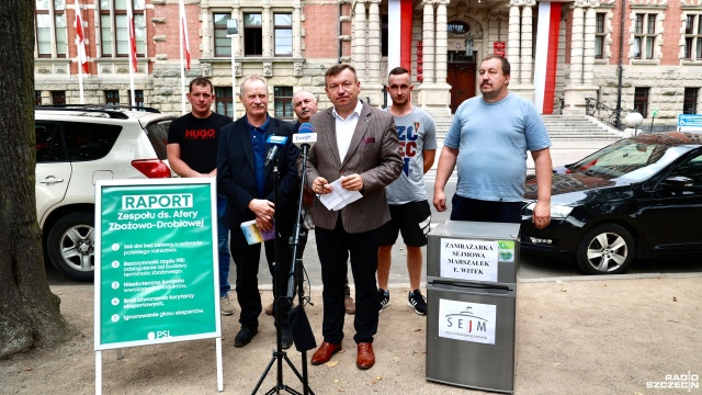 Rząd poległ w walce o wywóz ukraińskich płodów rolnych - tak uważa szef PSL-u w regionie.