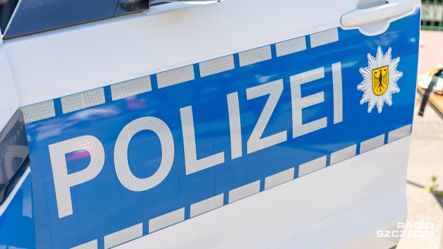 Miał samochód oklejony jak niemiecki radiowóz, a mandat dostał od polskich policjantów. To historia pana Kamila. Ukarany został w Połczynie-Zdroju - o sprawie pisze portal moto.pl.