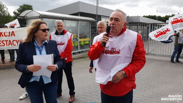 Strajk ostrzegawczy prowadzili we wtorek związkowcy pracujący w firmie HK Scan w Świnoujściu.