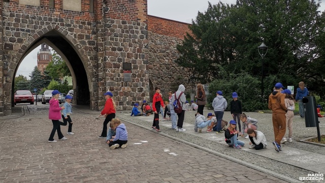Na ulice Stargardu wyszli muzealnicy, zachęcając do gry w kółko i krzyżyk. Proponowali także udział w innych zabawach dawnych mieszkańców.