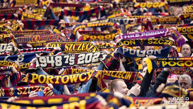 Zmiana terminu meczu Pogoni z Legią Warszawa w piłkarskiej ekstraklasie. Zaplanowany na 27 sierpnia pojedynek w Szczecinie został na prośbę stołecznego klubu przełożony na inny termin.