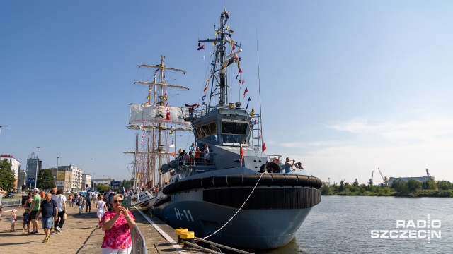 Na szczecińskim nabrzeżu na mieszkańców czekają między innymi żaglowiec Iskra czy holownik H-11 Bolko. To w ramach Żagli 2023.