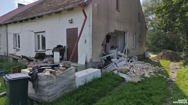 W domu w Dalewie w gminie Drawsko Pomorskie zawaliła się ściana. Na miejscu interweniowali strażacy.