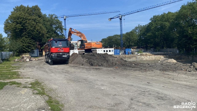 Ruszyły prace przy budowie parkingu wielopoziomowego w Kołobrzegu. Ma to być lek na deficyt miejsc parkingowych w sąsiedztwie centrum miasta.