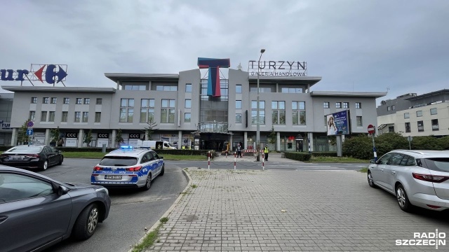 Przywrócony ruch samochodów wokół, klienci i obsługa wrócili do Galerii Handlowej Turzyn w Szczecinie - jak informuje Polska Spółka Gazownictwa, usunięto awarię gazociągu średniego ciśnienia.