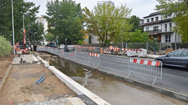 Trwają prace na kolejnych stacjach Szczecińskiej Kolei Metropolitalnej.
