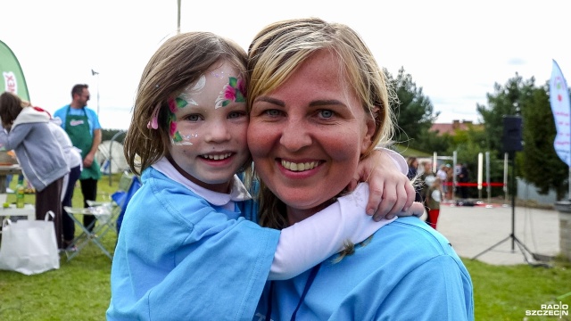 Lokalna społeczność w Daleszewie połączyła siły podczas festynu charytatywnego, by wspomóc chorą Antosię.