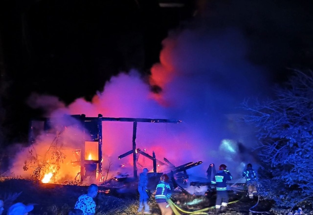 W nocy spłonęła stodoła w miejscowości Brzesko, w powiecie pyrzyckim. Służby zgłoszenie otrzymały przed 22.