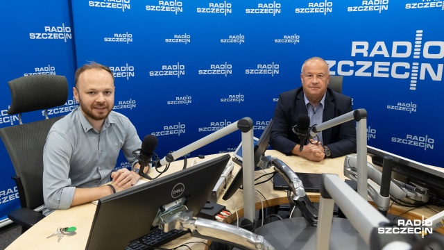 Walczymy z patodeweloperką, bo to jest w Szczecinie koszmar dla mieszkańców - mówił w porannej Rozmowie pod Krawatem Radia Szczecin poseł Artur Szałabawka z Prawa i Sprawiedliwości. Parlamentarzysta odniósł się w ten sposób do protestu mieszkańców z Jasnych Błoni. Deweloper chce w tej części miasta zlikwidować zieleń i postawić kolejny blok z garażami. Artur Szałabawka uważa, że takich patologicznych przykładów w Szczecinie jest znacznie więcej.