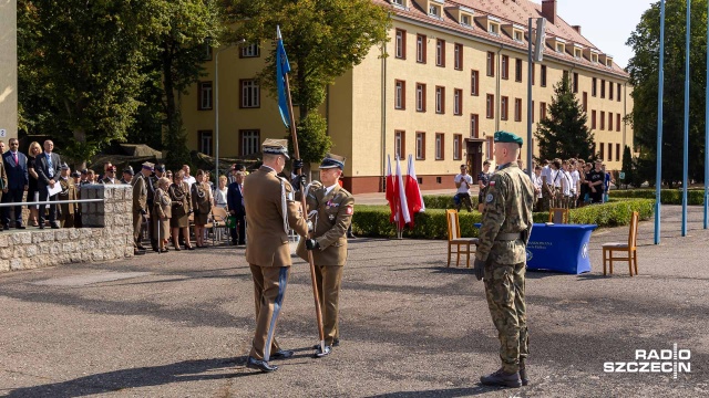 Pułkownik Dariusz Czekaj objął dowodzenie w 12. Brygadzie Zmechanizowanej. Wcześniej, między innymi, służył w dowództwie Litewsko-Polsko-Ukraińskiej Brygady oraz był zastępcą dowódcy 1. Warszawskiej Brygady Pancernej.