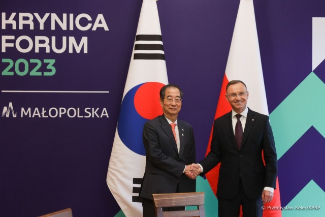 Prezydent Andrzej Duda powiedział w Krynicy Zdroju, że Polska staje się najważniejszym odbiorcą i partnerem koreańskiego przemysłu zbrojeniowego.