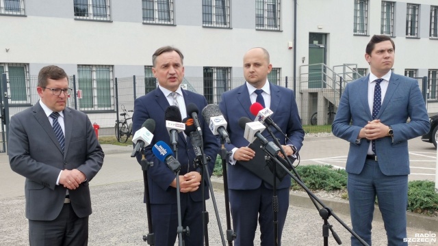 Wizytacji nowych pomieszczeń Zakładu Karnego dokonał w poniedziałek minister sprawiedliwości Zbigniew Ziobro, podczas krótkiego pobytu w Stargardzie.