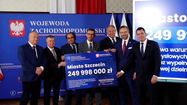 250 milionów złotych z rządowego wsparcia trafi do Szczecina na budowę trzeciego etapu tzw. Trasy Północnej. Będzie to droga dwujezdniowa o długości czterech kilometrów, która połączy ulicę Łączną z ulicą Policką.