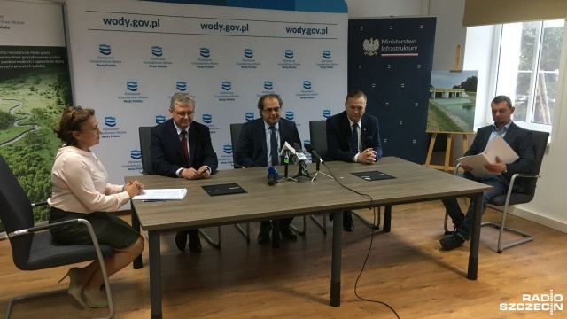 To groziło katastrofą ekologiczną- dziś podpisano umowę na realizację inwestycji dotyczącej przebudowy węzła wodnego na Kanale Jamneńskim.