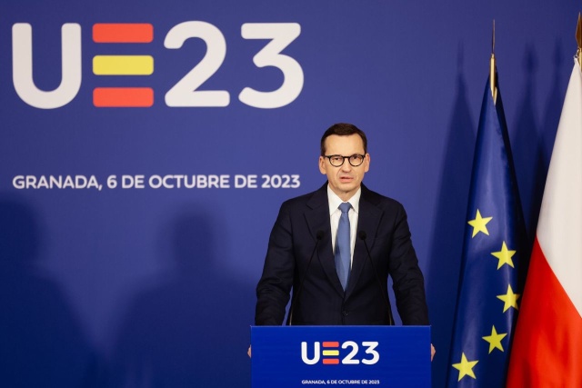 Polska ma szanse powstrzymać błędne decyzje Komisji Europejskiej w sprawie migracji - powiedział po nieformalnym szczycie unijnym premier Mateusz Morawiecki.