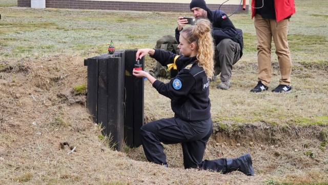 Na poligonie w Drawsku Pomorskim trwa Pierwszy Turniej Klas Mundurowych. Biorą w nim udział uczniowie z 10 szkół z całej Polski.