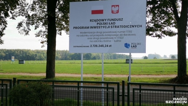 Przebudowane odcinki dróg powiatowych z Szadzka w kierunku Tarnowa Pomorskiego oraz w Barzkowicach w stronę przejazdu kolejowego, a także do miejscowości Golina-Sulino formalnie przekazano już do użytku.