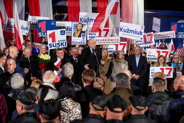 Prezes Prawa i Sprawiedliwości Jarosław Kaczyński powiedział, że wynik wyborów parlamentarnych to wielki sukces jego formacji.