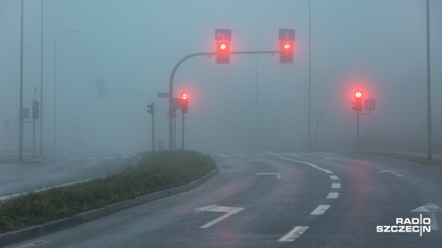 Instytut Meteorologii i Gospodarki Wodnej wydał ostrzeżenie pierwszego stopnia przed gęstą mgłą.