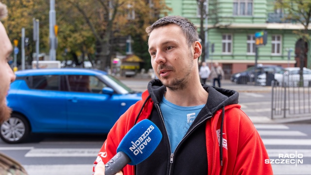 Ludzie byli przyzwyczajeni do tej imprezy i jej potrzebują - mieszkańcy Szczecina skomentowali wtorkowy wpis prezydenta Szczecina Piotra Krzystka w mediach społecznościowych dotyczący miejskiej zabawy sylwestrowej.