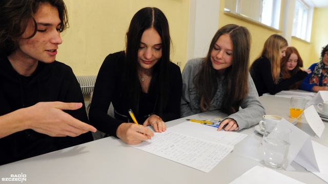Jak dobrze pisać, żeby realizować projekty społeczne i pozyskiwać na nie pieniądze Tego uczyła się ponad dwudziestoosobowa grupa młodzieży ze Szczecina.