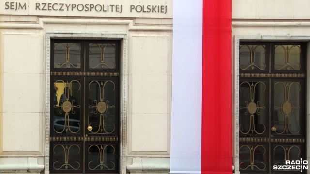 Państwowa Komisja Wyborcza wręczy w czwartek posłom nowej kadencji Sejmu zaświadczenia o wyborze. Będzie to zarazem uroczyste zakończenie procesu wyborczego.