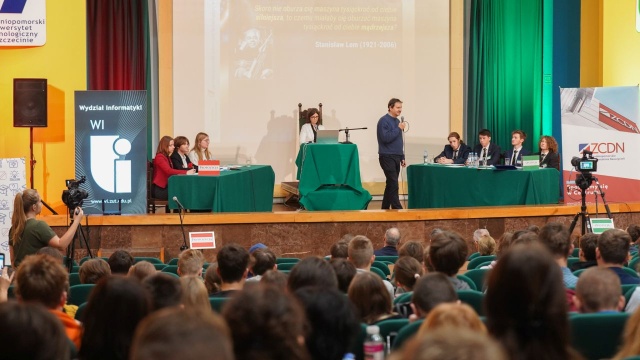Młodzi ludzie o sztucznej inteligencji. Jej szanse i zagrożenia - to debata, jaka się odbyła na Zachodniopomorskim Uniwersytecie Technologicznym w Szczecinie.