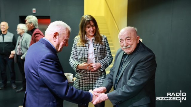 Kilkudziesięciu działaczy szczecińskiego podziemia solidarnościowego związanych między innymi z prasą podziemną odebrało w Centrum Dialogu Przełomy Muzeum Narodowego Medale pamiątkowe dla uczestników strajków w sierpniu 1988 r..