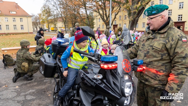 Z okazji zbliżającego się Narodowego Święta Niepodległości, 12. Brygada Zmechanizowana otworzyła swoje bramy i pokazała sprzęt najmłodszym mieszkańcom miasta.