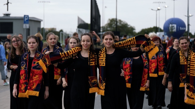 Chór Akademicki im. prof. Jana Szyrockiego ZUT i grupa metalowa Quo Vadis, czyli hymn piłkarskiej Pogoni Szczecin w nowym wydaniu.