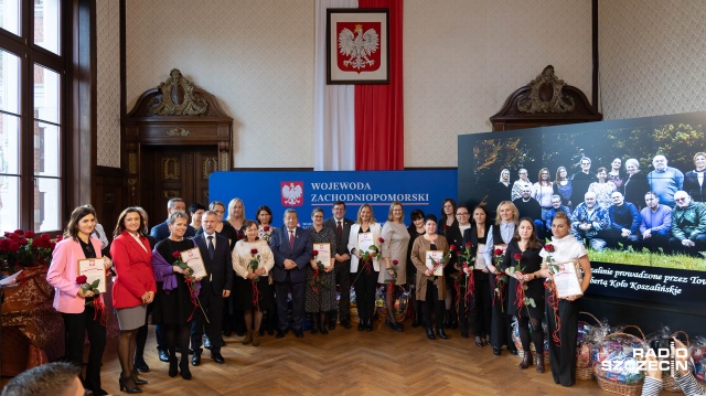 Mają niskie zarobki, ale potrafią swoim podopiecznym zapewnić drugi dom. Dziś obchodzimy Dzień Pracownika Socjalnego. Jest ich w naszym regionie prawie tysiąc.