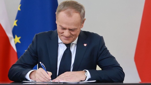 Przewodniczący Platformy Obywatelskiej i poseł tego ugrupowania Donald Tusk zapowiedział, że w środę rozpoczną się prace w Sejmie nad obywatelskim projektem ustawy przywracającej finansowanie in vitro z budżetu państwa.