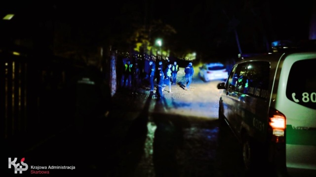 27 osób, członków zorganizowanej grupy przestępczej, zatrzymano za organizowanie i prowadzenie nielegalnych gier hazardowych. Grupa działała na terenie 12 województw.