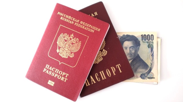 Od początku rosyjskiej inwazji na Ukrainę tysiące Rosjan ucieka ze swojego kraju, obawiając się aresztowania lub wysłania na front.