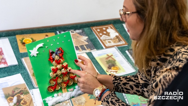 Najmłodsi ze Szczecina stworzyli świąteczne eko kartki, w ramach konkursu organizowanego przez Kuratorium Oświaty wraz z Regionalną Dyrekcją Lasów Państwowych.