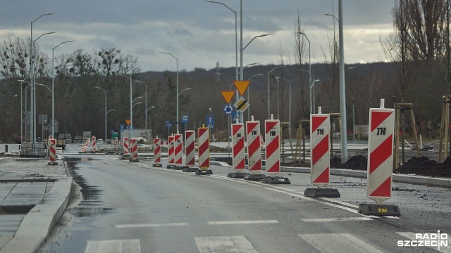 Nowe polickie rondo, zlokalizowane w ciągu ulicy Siedleckiej, zostanie udostępnione kierowcom prawdopodobnie już 6 stycznia.