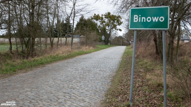Mieszkańcy Binowa w przyszłym roku mieli nową drogę wraz z chodnikami i przejściami dla pieszych. To w ramach przebudowy drogi powiatowej biegnącej od granicy z Szczecinem do miejscowości Żelisławiec.