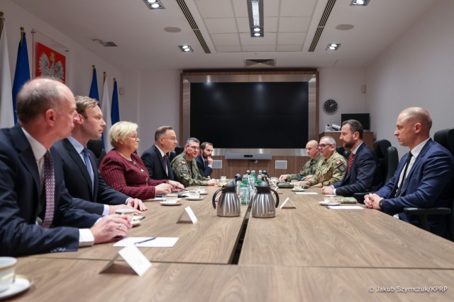 Rosyjska rakieta wtargnęła dzisiaj rano w polską przestrzeń powietrzną - potwierdził po pilnym spotkaniu w Biurze Bezpieczeństwa Narodowego wicepremier, minister obrony narodowej - Władysław Kosiniak-Kamysz.
