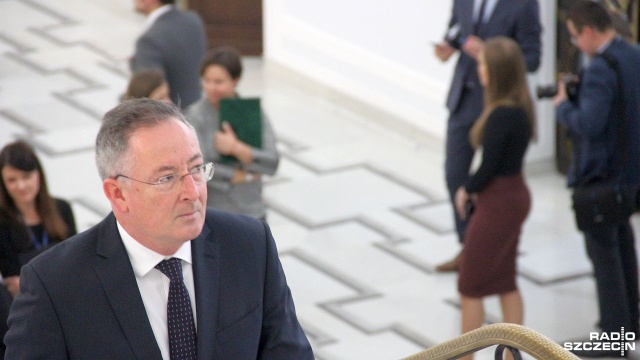 W dniu dzisiejszym podjąłem decyzję o likwidacji 17 spółek regionalnych rozgłośni Polskiego Radia, jako kontynuacja wcześniejszego procesu - poinformował w mediach społecznościowych Minister Kultury i Dziedzictwa Narodowego Bartłomiej Sienkiewicz.