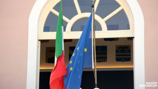 Na włoską wyspę Lampedusa z Libii i Tunezji nadal przypływają migranci. Jak podało ministerstwo spraw wewnętrznych, w tym roku przybyło ich blisko 156 tysięcy, w tym ponad 17 tysięcy nieletnich bez opieki.