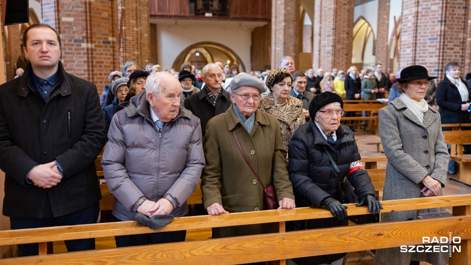 O wielkim poświęceniu w walce o Polskę mówił podczas mszy ksiądz prałat Aleksander Ziejewski. Fot. Robert Stachnik [Radio Szczecin]