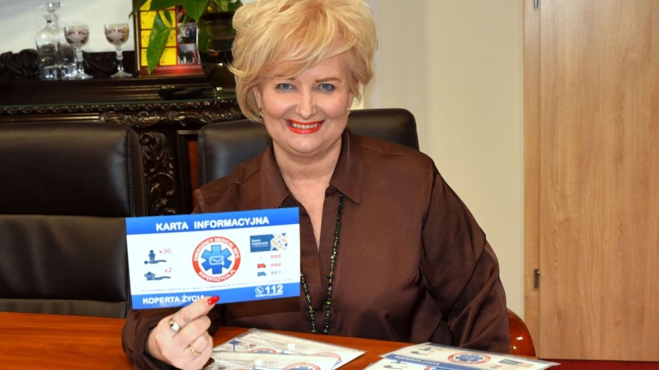 Urzędnicy z powiatu choszczeńskiego przekazali już koperty Radzie do spraw Seniorów. źródło: https://www.facebook.com/powiatchoszczenskiPL/