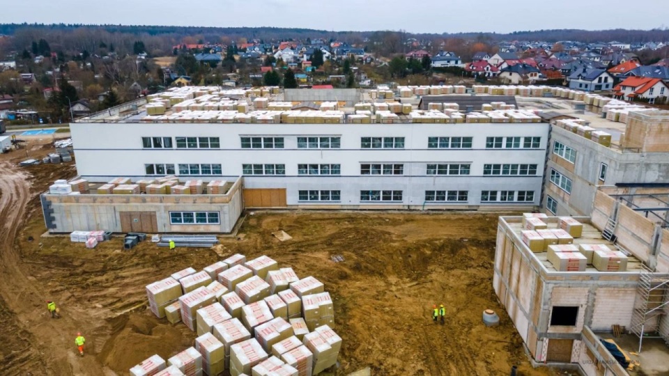 W rejonie ulic Podbórzańskiej i Kredowej zrealizowano już część robót konstrukcyjnych. źródło: https://wiadomosci.szczecin.eu/artykul/inwestycje/budowa-szkoly-trwa