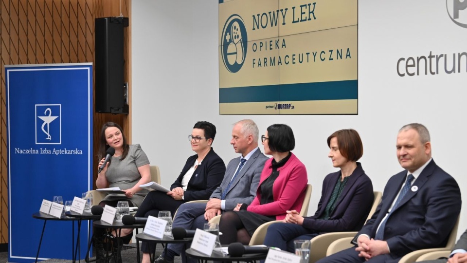 Usługę Nowy Lek Naczelna Rada Aptekarska przygotowała we współpracy z uznanymi w dziedzinie zdrowia autorytetami i instytucjami. źródło: https://www.facebook.com/NaczelnaIzbaAptekarska/?locale=pl_PL