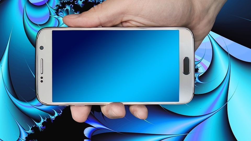 Eksperci twierdzą, że aplikacja Tik Tok używana przez ponad miliard ludzi na całym świecie, może zbierać dane, wykorzystywane następnie przez chińskie władze. źródło: https://pixabay.com/pl/2398350/geralt/CC0 - domena publiczna