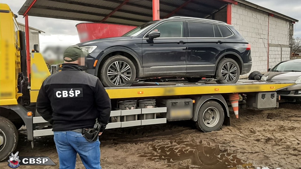 Na poczet przyszłych kar zabezpieczono też luksusowe samochody i motocykle. źródło: https://cbsp.policja.pl
