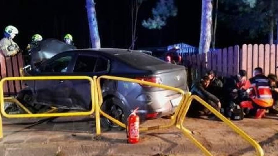 Michał Bura dodał, że w ostatnim czasie funkcjonariusze spotykają się z dużą determinacją kurierów, którzy za wszelką cenę chcą przewieźć migrantów. źródło: https://twitter.com/Straz_Graniczna