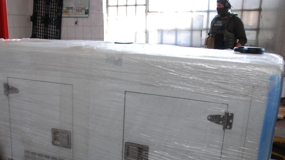Śledczy szacują, że gang w ten sposób przerzucił z Hiszpanii do Polski przynajmniej 14 transportów, których było łącznie 700 kilogramów marihuany. źródło: https://www.gov.pl/web/prokuratura-krajowa